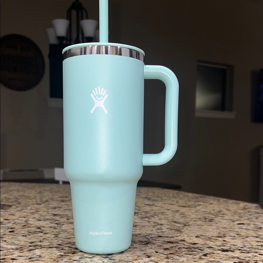 Hydro Flask Seafoam Tumbler with Handle and Straw - Picture 2 of 2